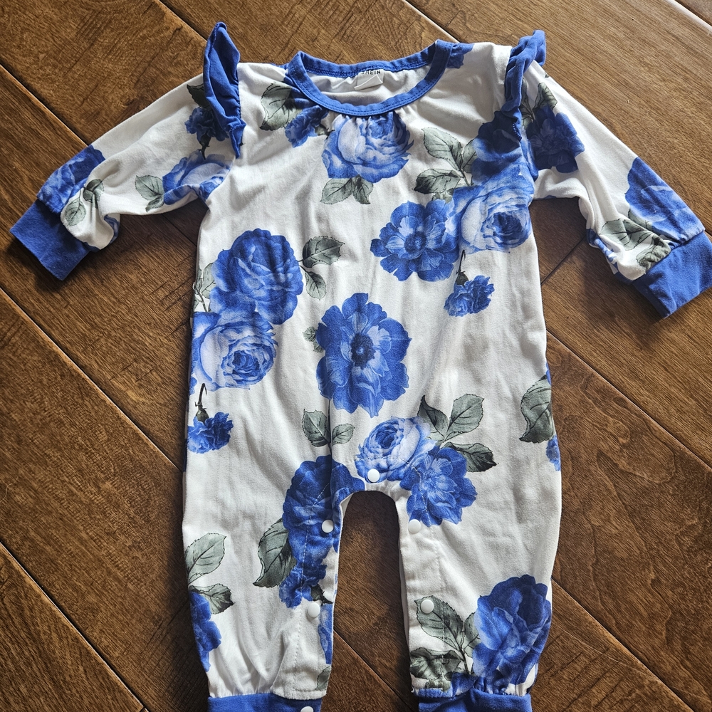 💝💝5/$25💝💝Floral Blue and White Baby Romper 68 Shein